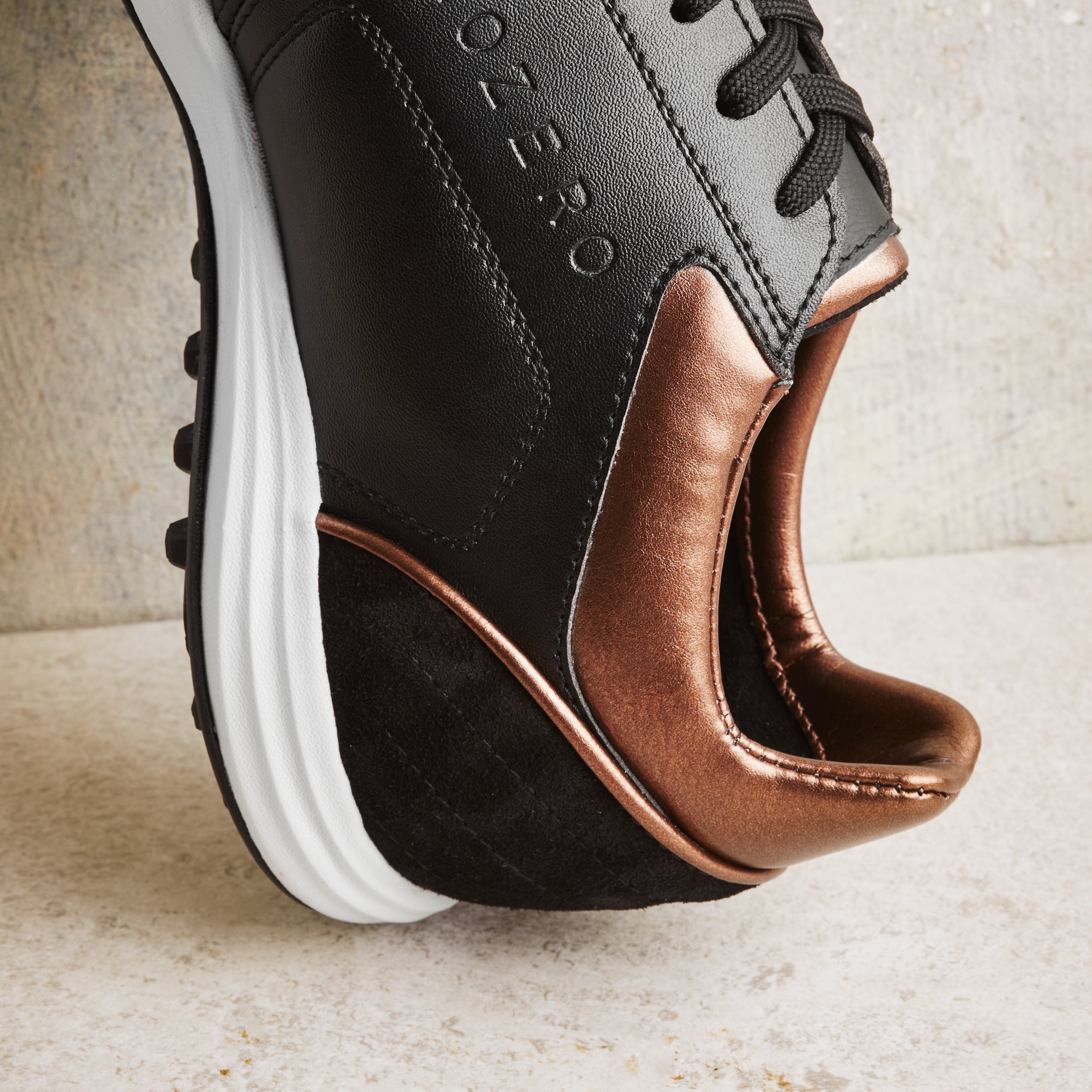 Black Dominio Turf – UNOZERO